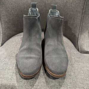 Women’s Gray & Tan Suede Ankle Boots